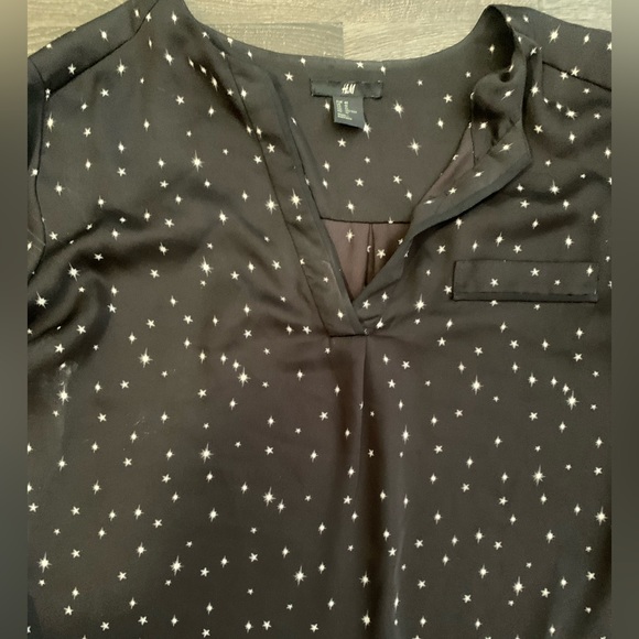 H&M, silky star top, great condition. - Picture 1 of 3
